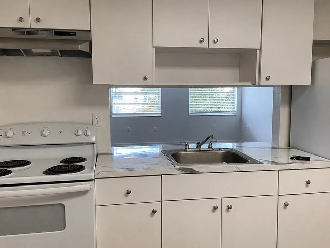 Foto del edificio - 7901 Johnson St