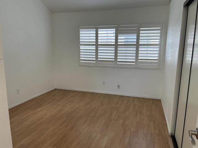 Foto del edificio - 1058 Petalo Plaza