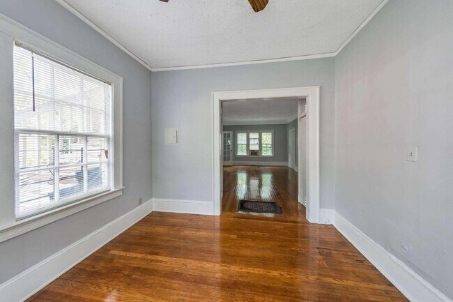 Building Photo - 52 Delmont Dr NE