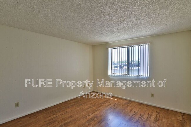 Foto del edificio - 231 E 2nd Ave