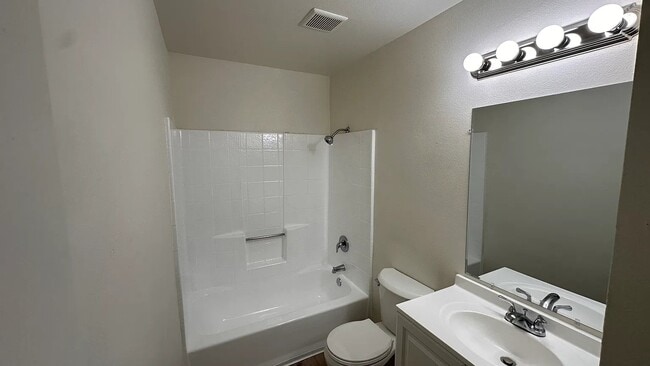 Photo - 1675 W Pampas Ln Apartment
