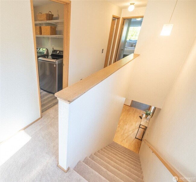 Building Photo - 2bd/1.5ba Seattle House
