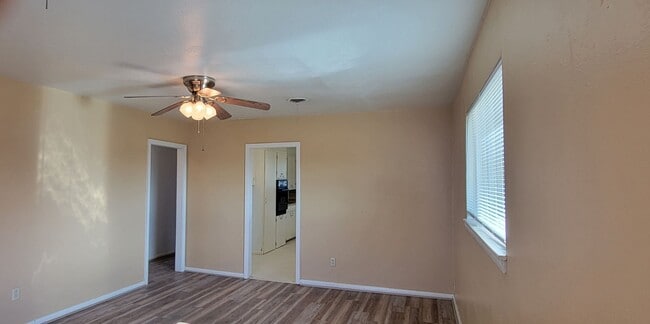 Building Photo - UPDATED HOME IN NORTH CLOVIS