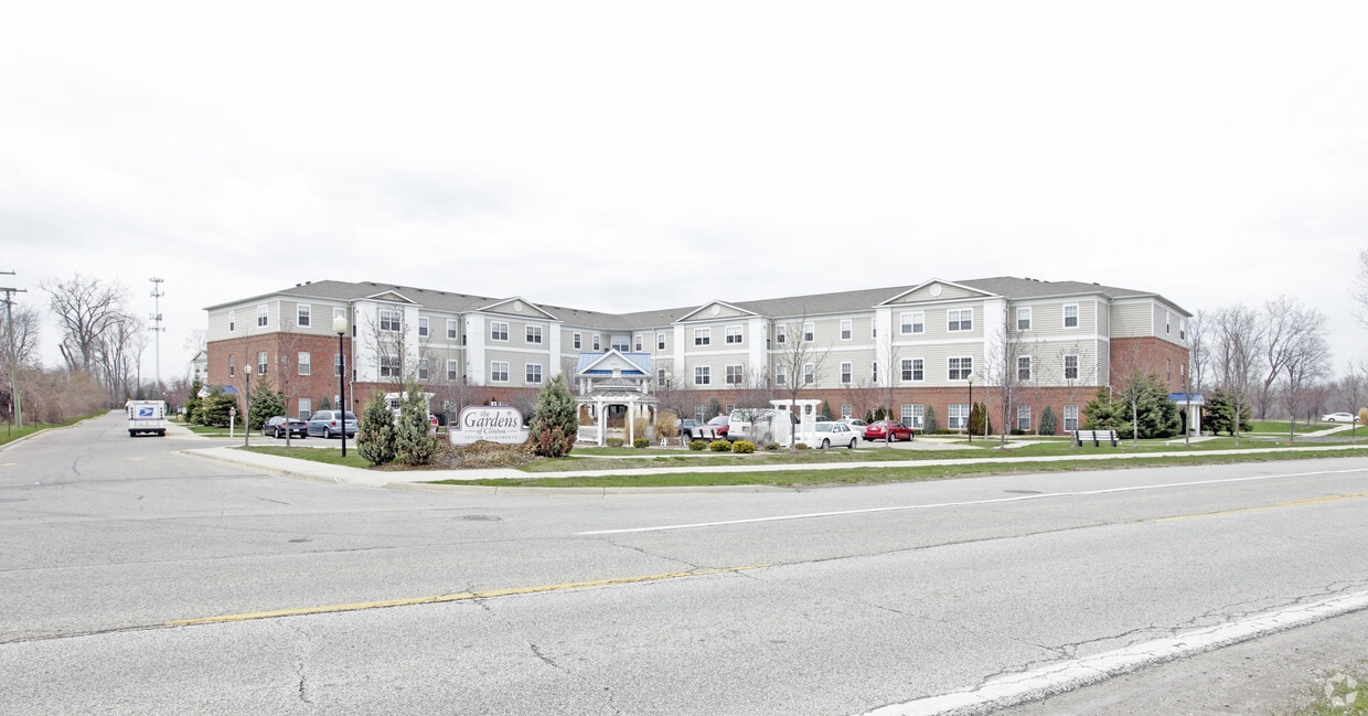 Lockwood of Clinton 24500 Metropolitan Pky Clinton Township, MI