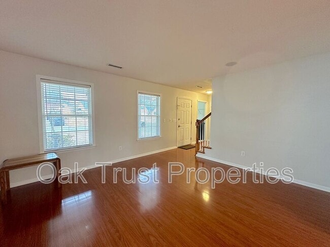 Building Photo - 142 Guildford Dr