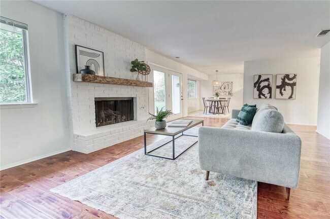 Foto del edificio - 1465 S Meadows Dr