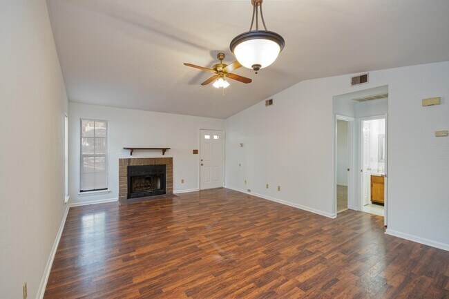 Foto del edificio - 2039 Hanover Ct