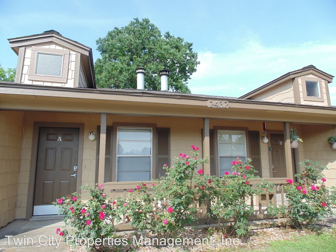 Primary Photo - 2432 Pecan Ridge Dr