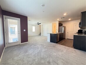 Building Photo - 2662 Champagne Gold Ave