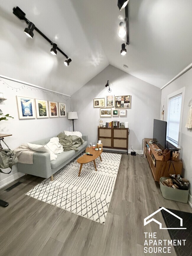Foto del edificio - 958 W 19th St