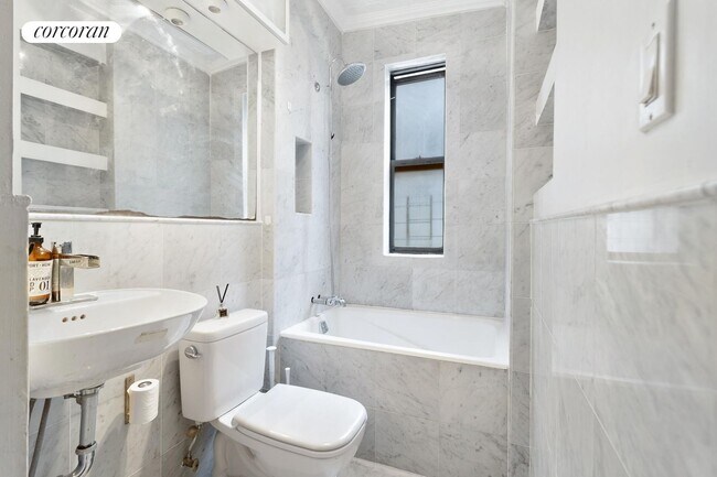Foto del edificio - 501 W 122nd St