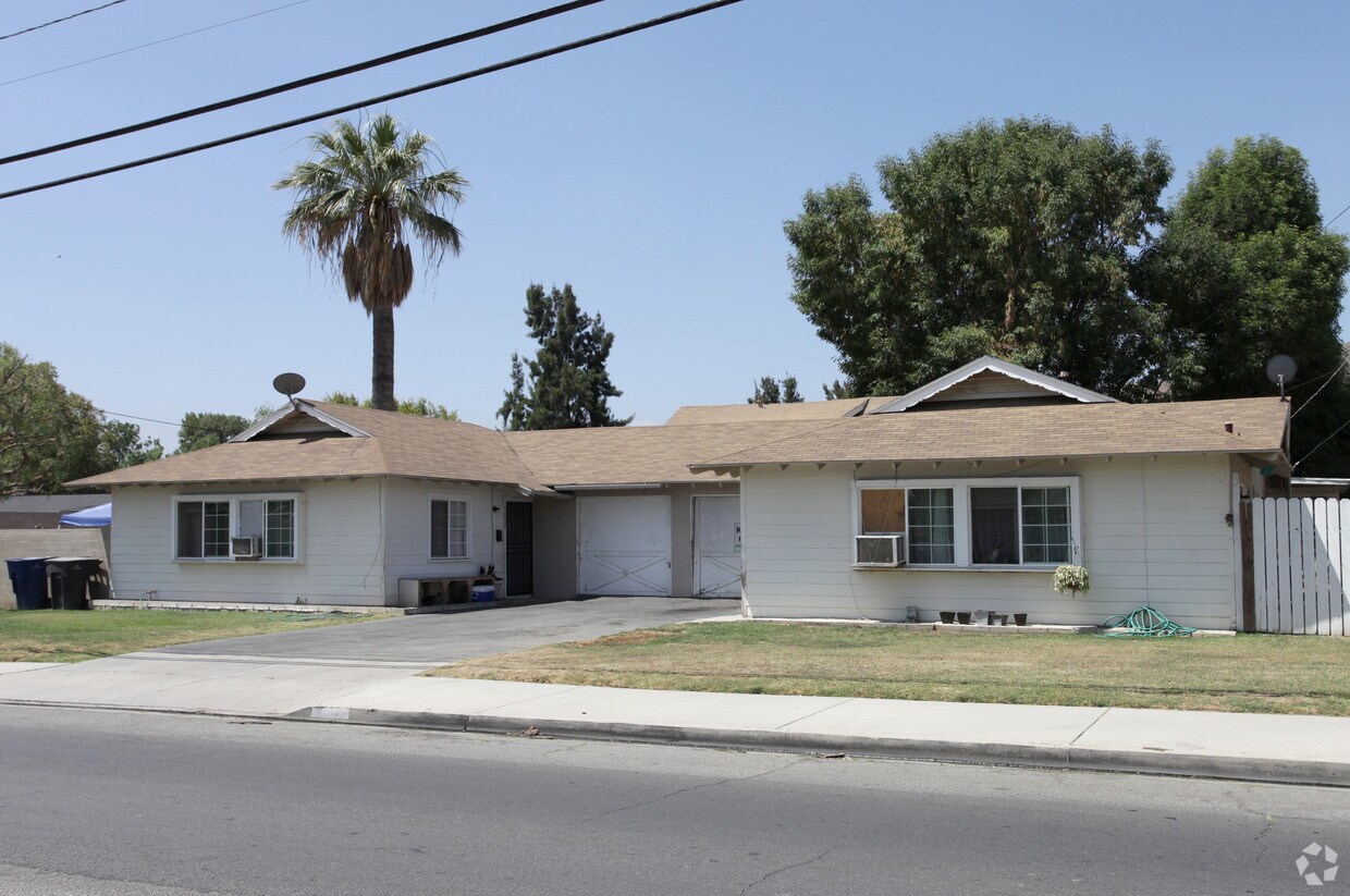 Building Photo - 5000-5012 Golden Ave