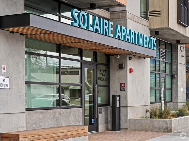 Foto del edificio - Solaire Apartments