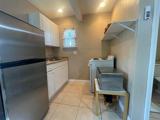 Foto del edificio - 1531 NE 30th St