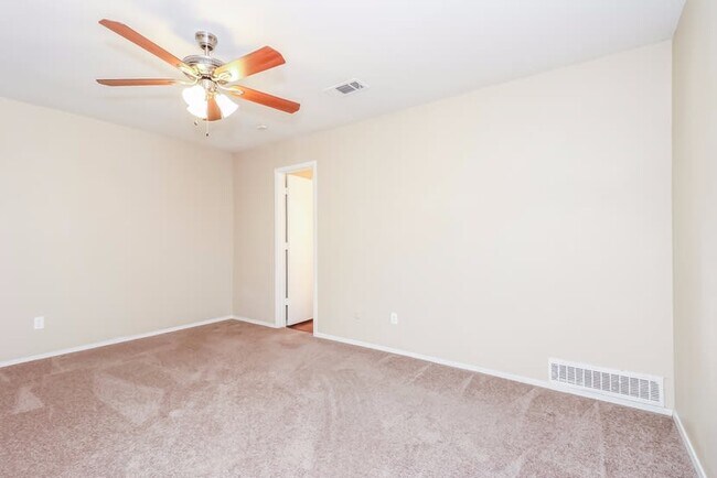 Building Photo - 7905 Lazy Brook Dr