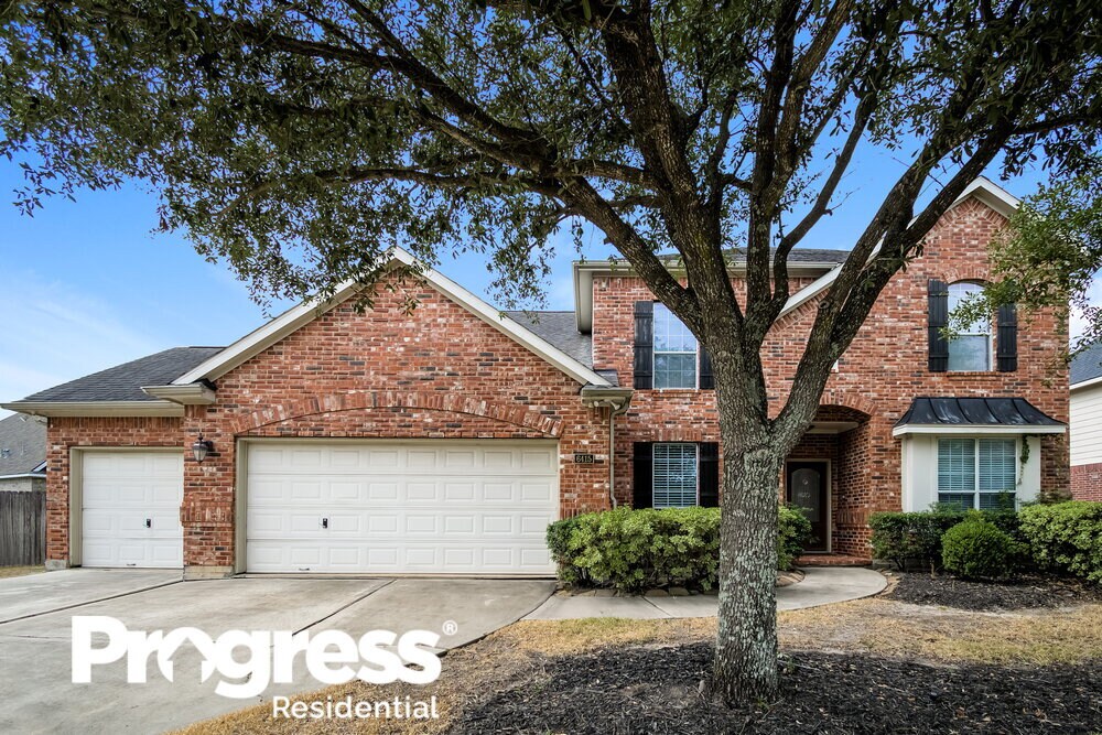 Primary Photo - 6415 Silver Crescent Dr