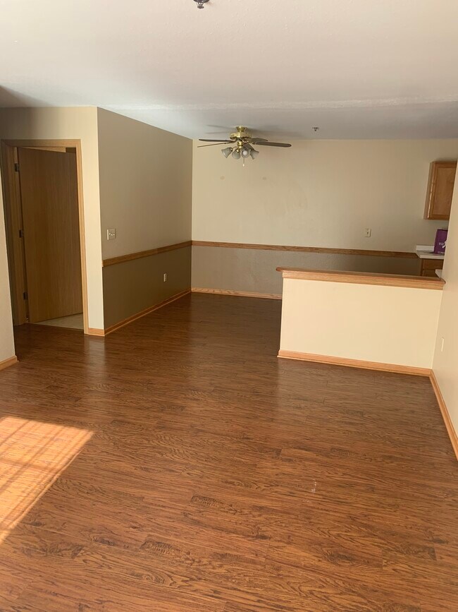 Foto del edificio - 8411 Lexington Pl