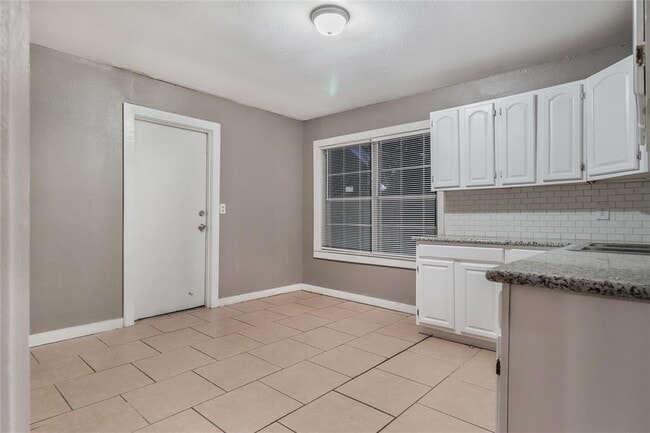 Building Photo - 3015 Dacca Dr
