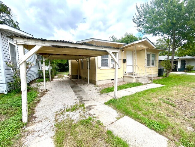 Foto del edificio - AVAILABLE NOW! 3 Bedroom / 1 Bath Home Nea...