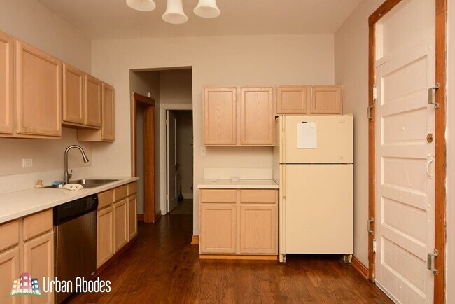 Foto del edificio - 953 N Hoyne Ave