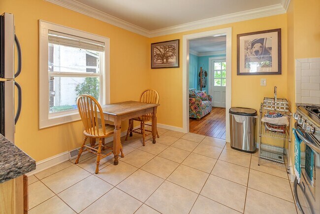 Foto del edificio - 102 Middlemont Avenue