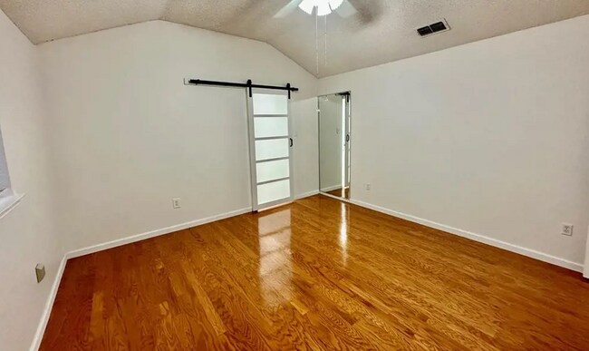 Building Photo - 3205 Manchester Cir