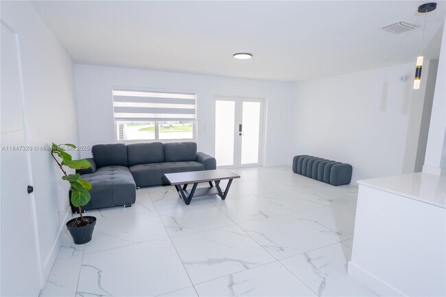 Building Photo - 11520 SW 57th St