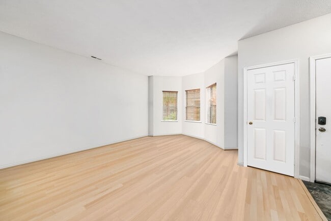 Building Photo - 46 Victorian Gate Wy