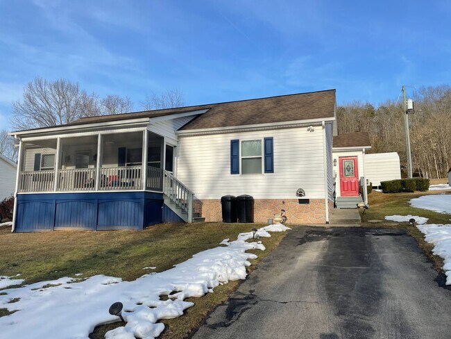 Building Photo - 3 BR 2 BA Home in Buena Vista
