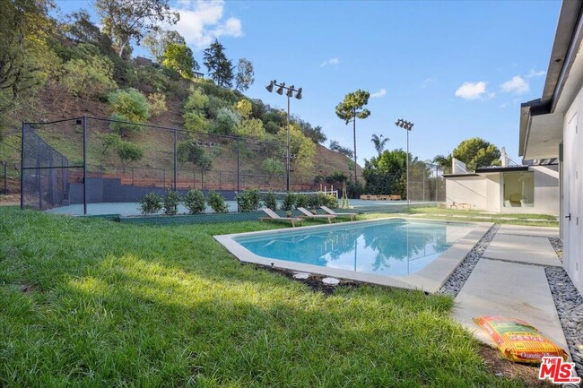 Foto del edificio - 1836 Loma Vista Dr