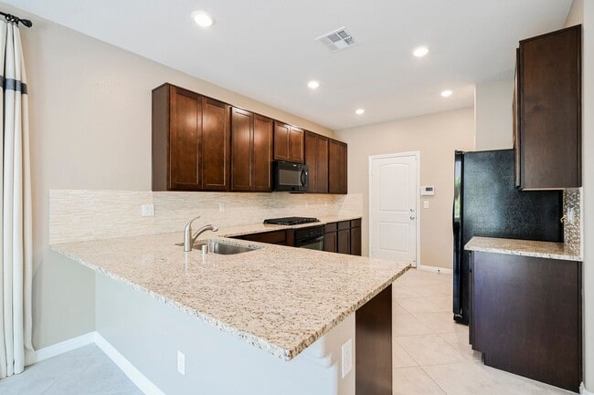 Foto del edificio - Look No Further! Lovely 3 Bedroom And 2.5 ...