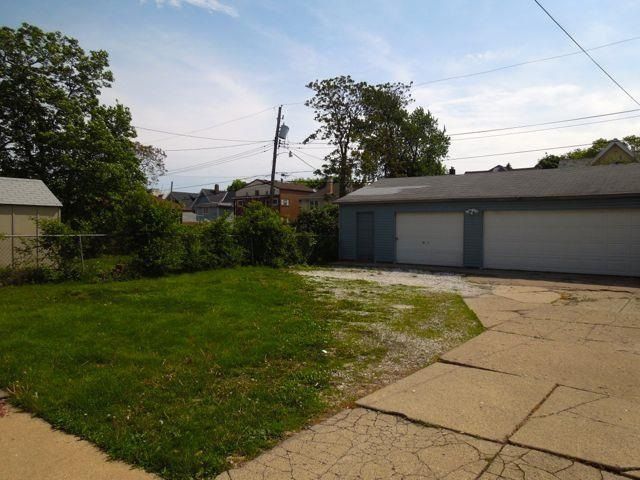 Backyard - 1018 N Elmwood Ave