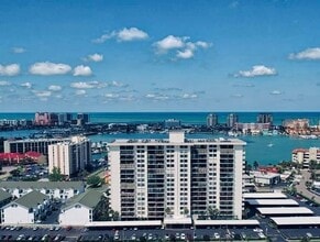 Building Photo - 400 Island Way