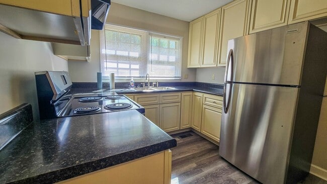 Photo - 4059 Village Pl House