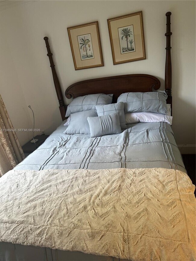 Foto del edificio - 2951 S Bayshore Dr