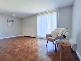 Photo du bâtiment - Regency Court Apartments - Kathleen