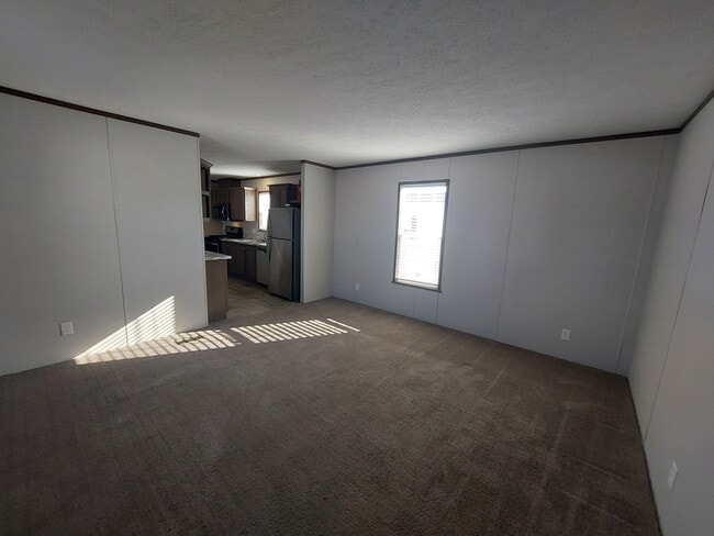 Building Photo - 154 Friendly St