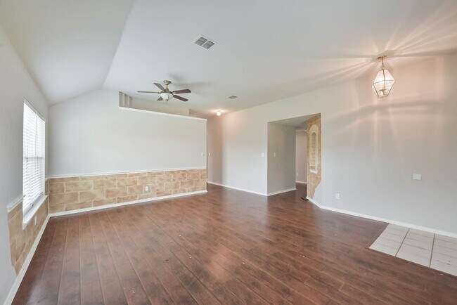 Foto del edificio - Mansfield ISD Split 4 Bedroom Cul-D-Sac Home