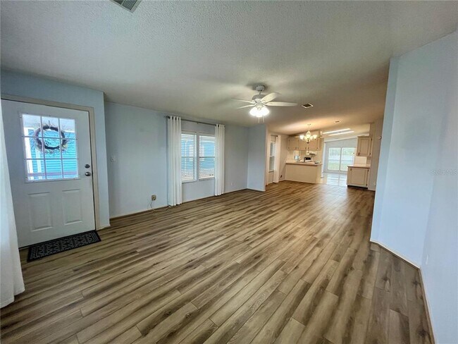 Building Photo - 10614 Hayden Ave