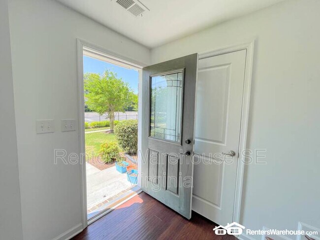 Foto del edificio - 5657 Freewill Ln