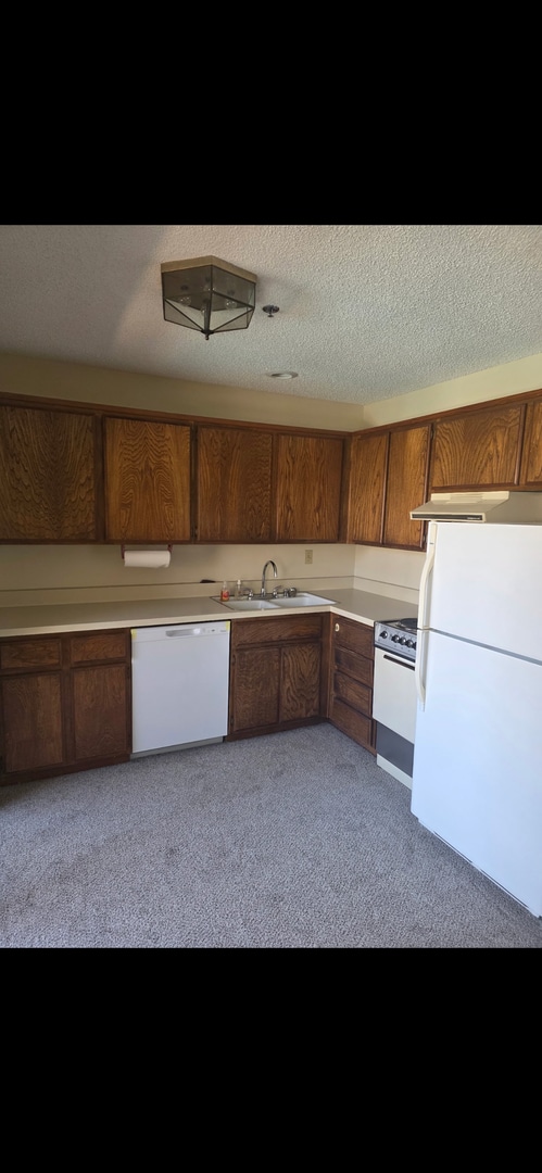 Building Photo - Senior living condo