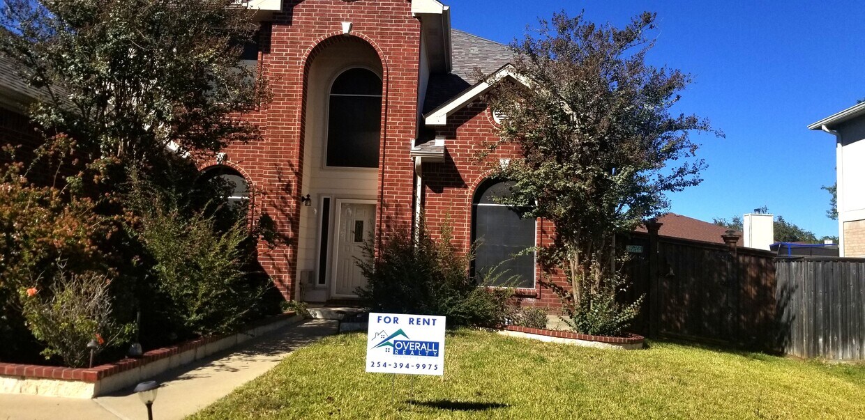 Foto principal - 114 W Running Wolf Trail