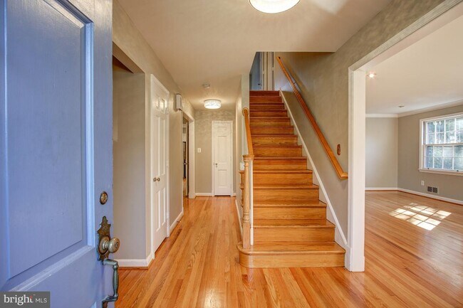 Foto del edificio - 5600 Beam Ct