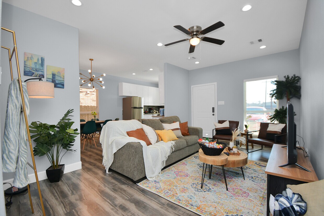 8134 Mariah St, Houston, TX 77051 Townhome Rentals in Houston TX