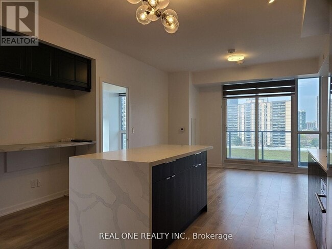 Building Photo - 38 Forest Manor Rd