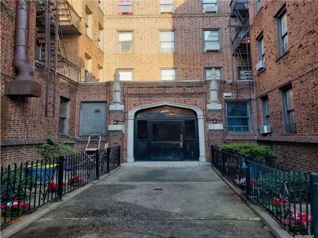 Primary Photo - 33-07 83rd St