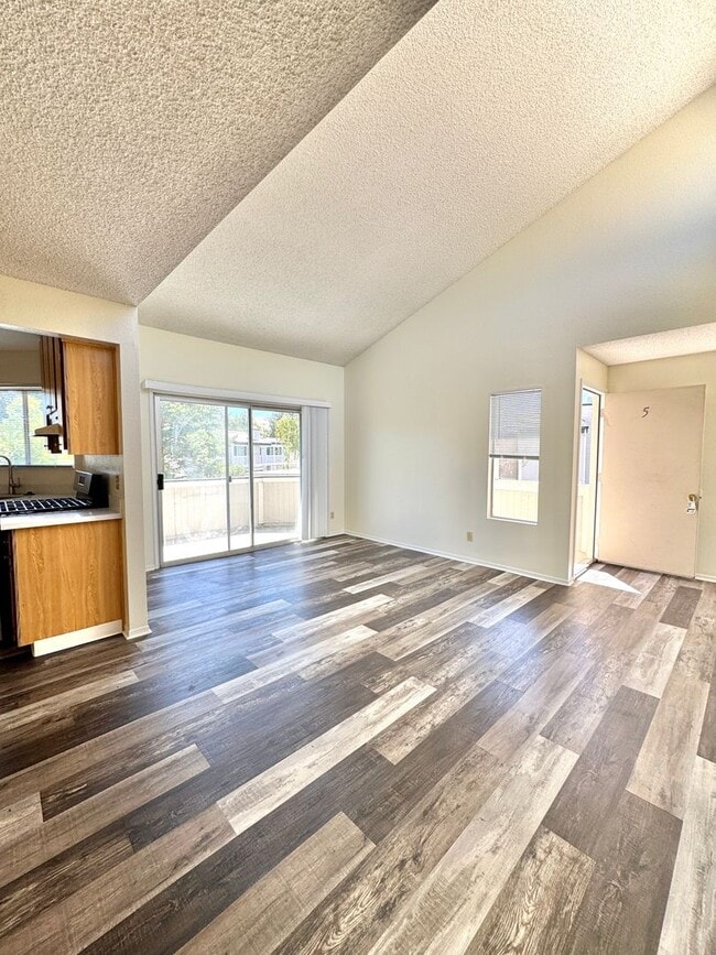 Building Photo - 2519 Sunny Slope Dr