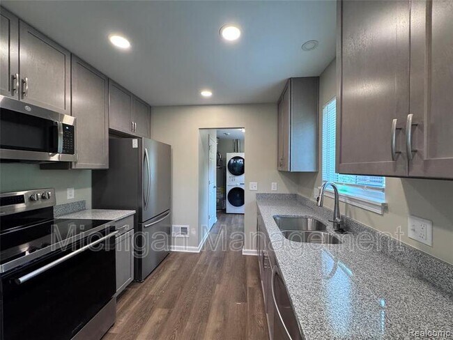 Foto del edificio - 21104 Inkster Rd