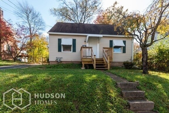 Primary Photo - 672 N Keim St
