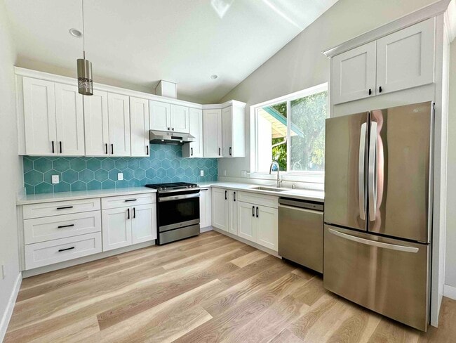 Building Photo - 7780 Inverness Dr